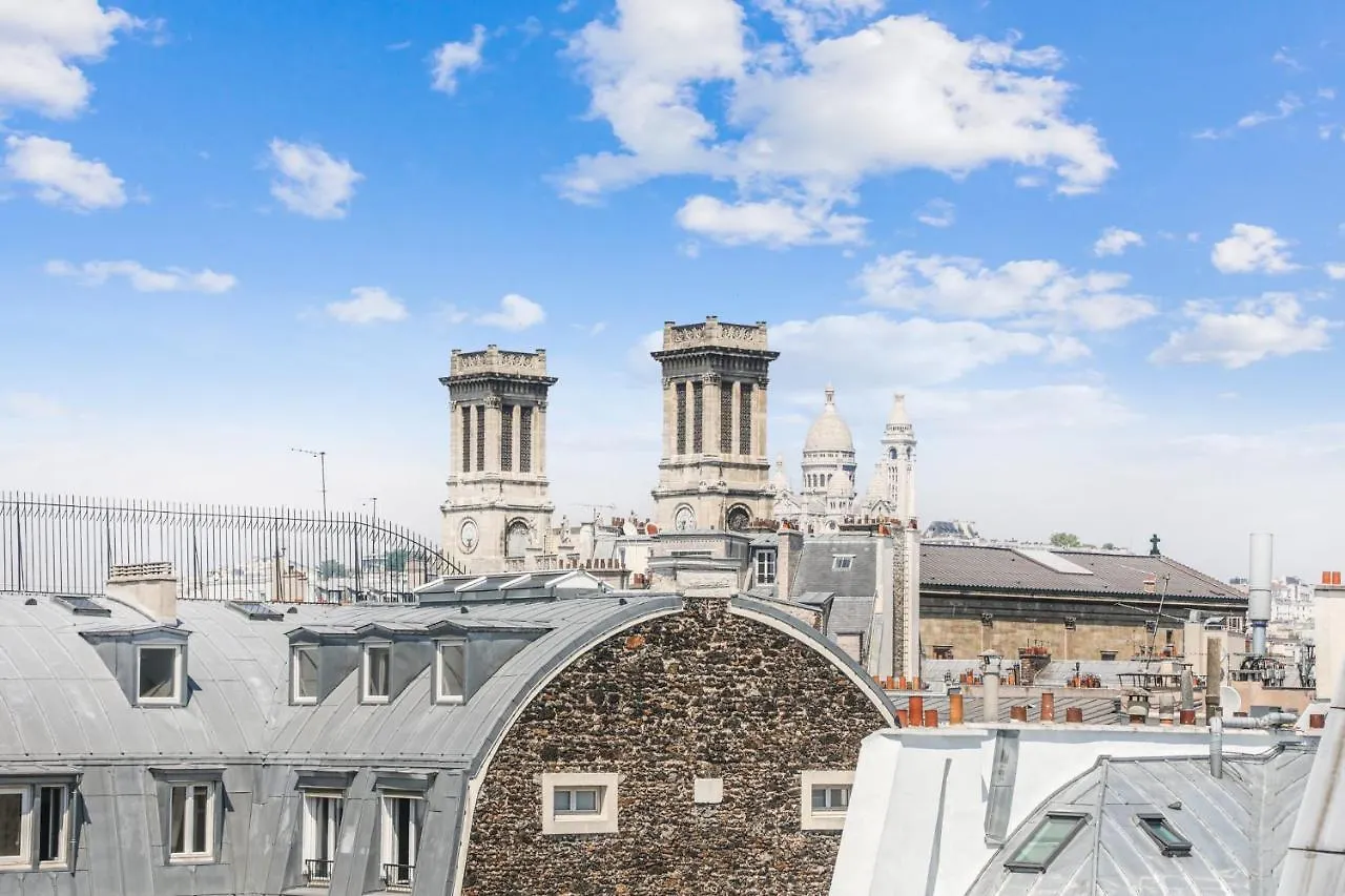 Artists' Studio On The Roofs Of Montmartre - Welkeys Parigi 0*,  Francia
